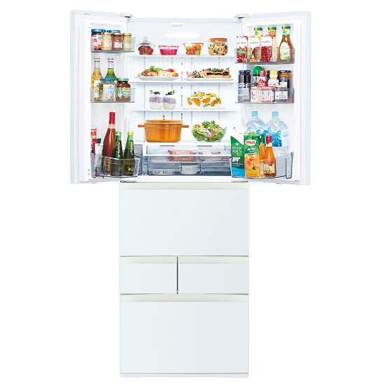 GR-W460FH EW色の冷蔵室扉が開いた商品カット