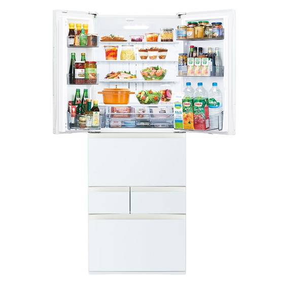 GR-W550FH EW色の冷蔵室扉が開いた商品カット
