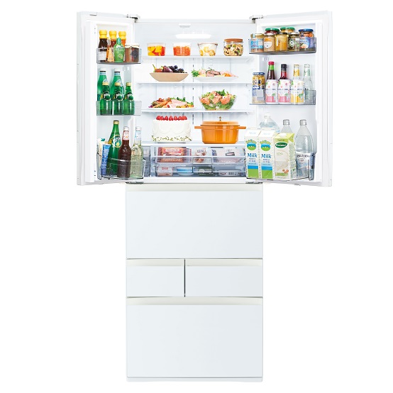 GR-W600FH EW色の冷蔵室扉が開いた商品カット