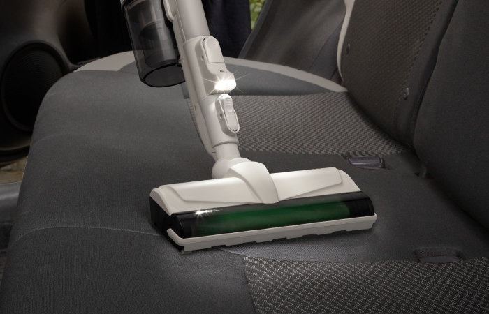 東芝コードレス掃除機(クリーナー) VC-CLW34 ラク 車の中の掃除