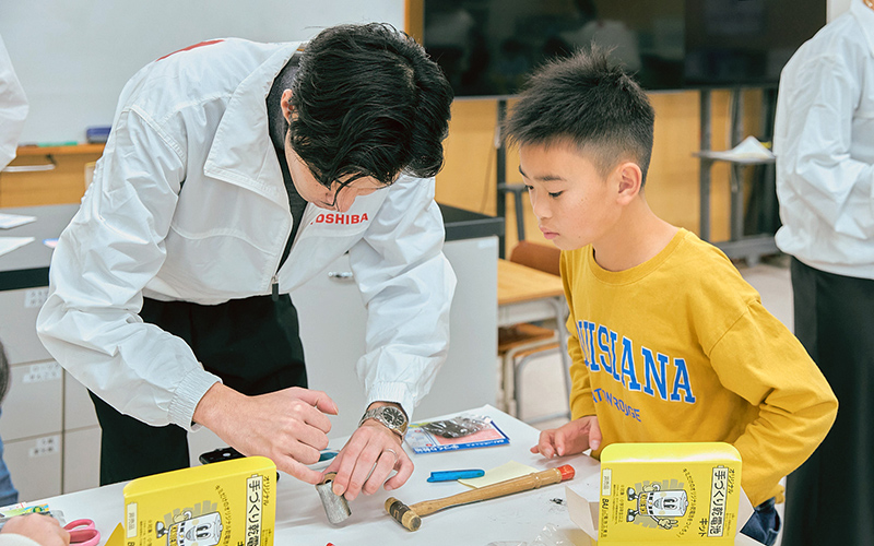 手づくり電池教室の様子