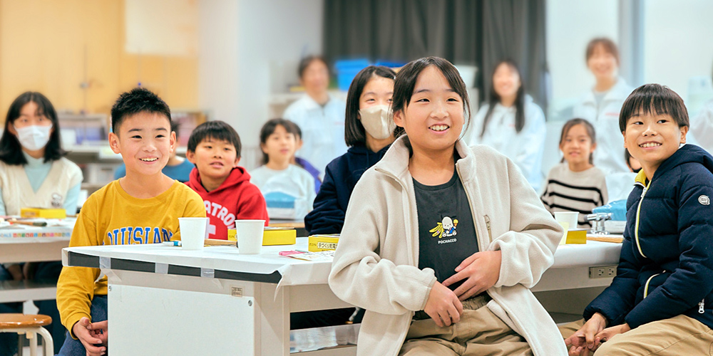 世界で一つだけの「電池」づくり - 川崎市立上丸子小学校 × 東芝ライフスタイル 「手づくり電池教室」