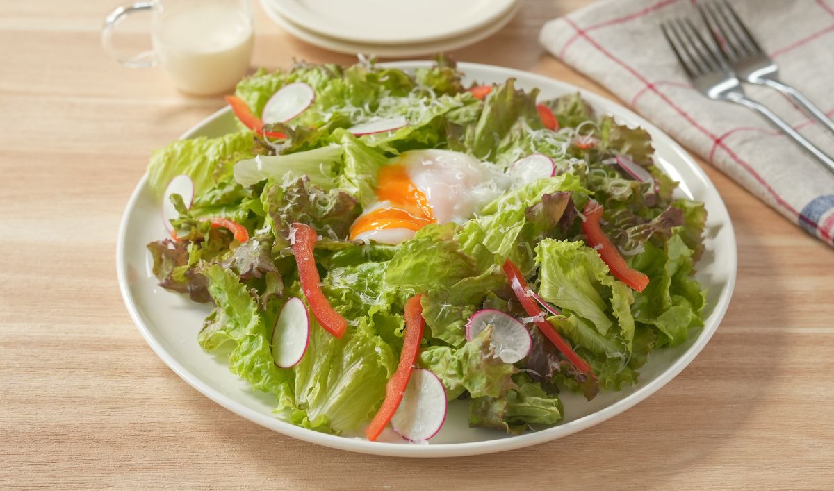 彩り野菜のシーザーサラダ